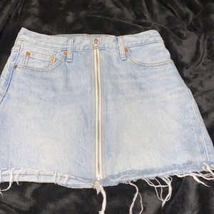 Levi’s Zipper Front Denim Skirt